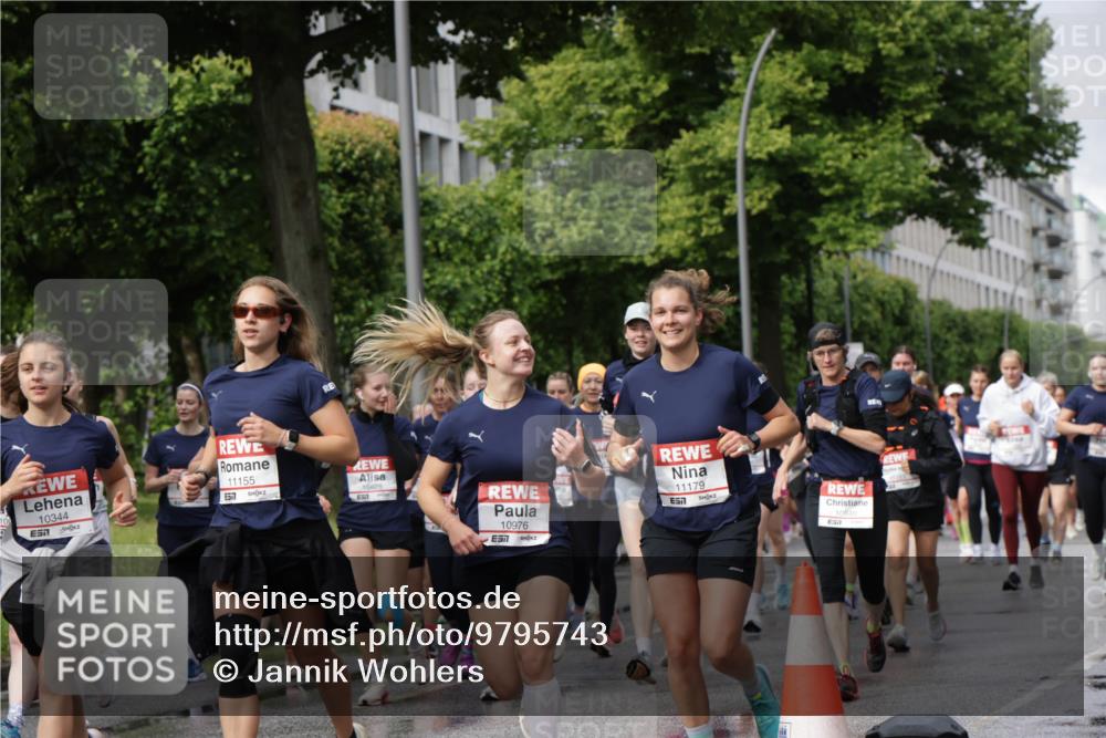14.06.2026 - REWE Women's Run Jannik Wohlers http://msf.ph/oto/9795743 14.06.2026 09:09:51 Laufen 100, 10344, 11155, 517, 10828, 10976, 11179, 7, 10940 meine-sportfotos.de