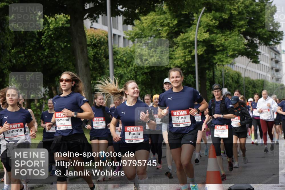14.06.2026 - REWE Women's Run Jannik Wohlers http://msf.ph/oto/9795745 14.06.2026 09:09:51 Laufen 10344, 11155, 657, 10828, 10976, 1238, 11179, 7, 10940 meine-sportfotos.de