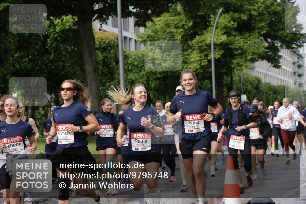 14.06.2026 - REWE Women's Run Jannik Wohlers http://msf.ph/oto/9795748 14.06.2026 09:09:51 Laufen 10344, 11155, 7, 10828, 10976, 7, 11179, 7, 10940 meine-sportfotos.de