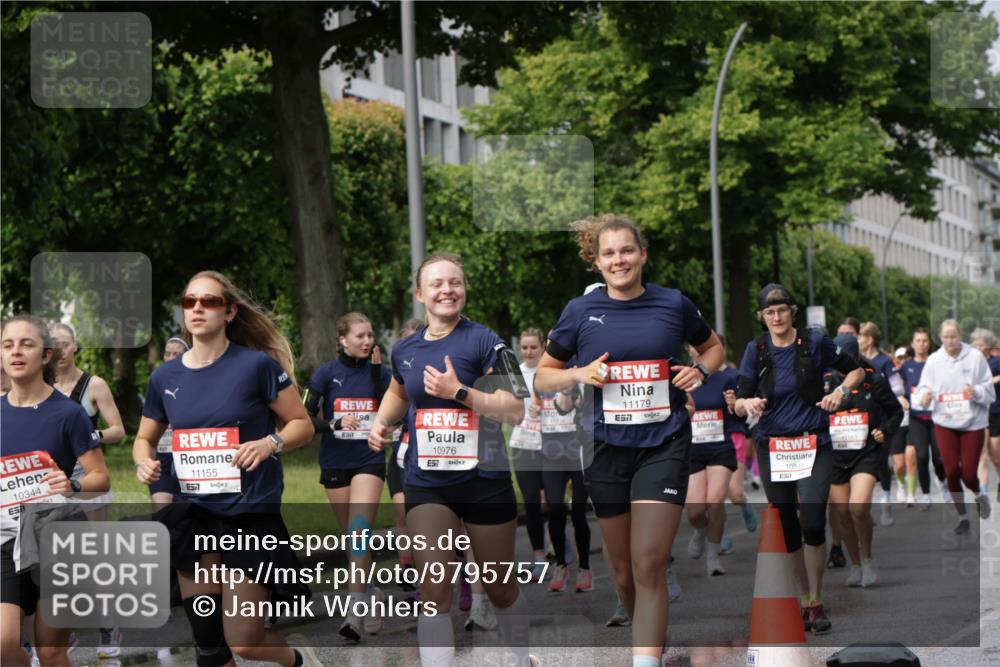 14.06.2026 - REWE Women's Run Jannik Wohlers http://msf.ph/oto/9795757 14.06.2026 09:09:51 Laufen 10344, 11155, 7, 10976, 11179, 7, 10940, 41153 meine-sportfotos.de