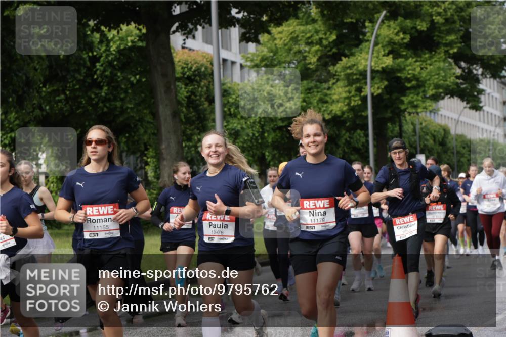 14.06.2026 - REWE Women's Run Jannik Wohlers http://msf.ph/oto/9795762 14.06.2026 09:09:51 Laufen 11155, 10976, 11179, 7, 10940, 11153 meine-sportfotos.de