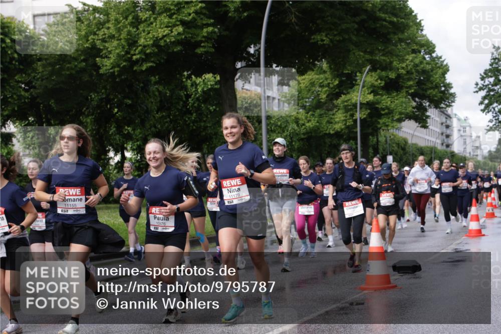 14.06.2026 - REWE Women's Run Jannik Wohlers http://msf.ph/oto/9795787 14.06.2026 09:09:52 Laufen 11155, 7, 10976, 11179, 57 meine-sportfotos.de