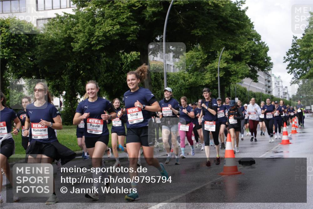 14.06.2026 - REWE Women's Run Jannik Wohlers http://msf.ph/oto/9795794 14.06.2026 09:09:52 Laufen 44, 11155, 7, 10976, 11179, 57 meine-sportfotos.de