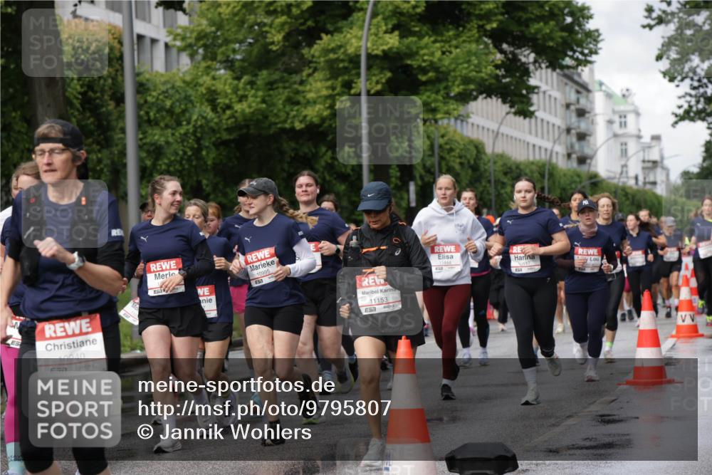 14.06.2026 - REWE Women's Run Jannik Wohlers http://msf.ph/oto/9795807 14.06.2026 09:09:53 Laufen 10940, 57, 10995, 11153, 57, 11444, 10517 meine-sportfotos.de