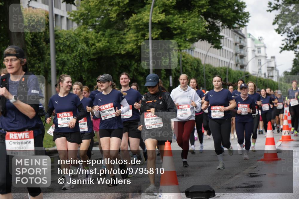 14.06.2026 - REWE Women's Run Jannik Wohlers http://msf.ph/oto/9795810 14.06.2026 09:09:53 Laufen 10940, 571, 10602, 8577, 287, 10995, 1325, 10517, 11444, 11153, 57, 57 meine-sportfotos.de
