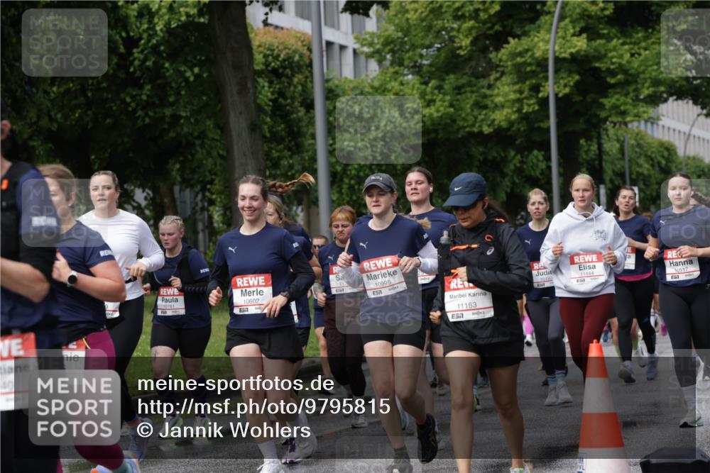 14.06.2026 - REWE Women's Run Jannik Wohlers http://msf.ph/oto/9795815 14.06.2026 09:09:54 Laufen 40, 10761, 10602, 57, 10995, 11153, 10190, 11444, 10517, 57 meine-sportfotos.de