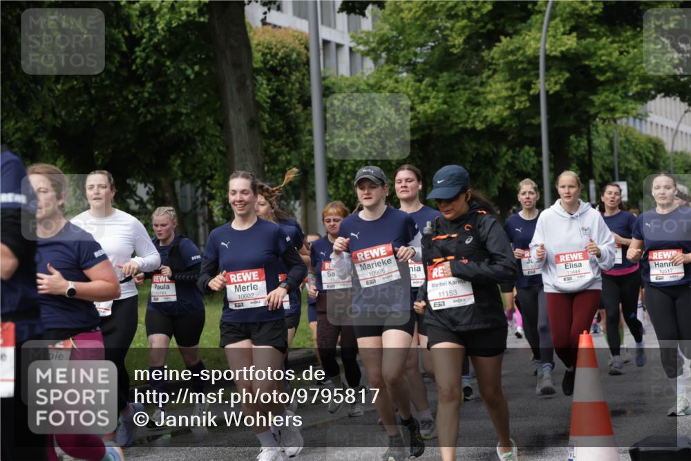 14.06.2026 - REWE Women's Run Jannik Wohlers http://msf.ph/oto/9795817 14.06.2026 09:09:54 Laufen 10761, 10602, 857, 1122, 10995, 657, 25, 11153, 57, 10, 11444, 10517 meine-sportfotos.de