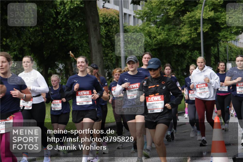 14.06.2026 - REWE Women's Run Jannik Wohlers http://msf.ph/oto/9795829 14.06.2026 09:09:54 Laufen 0076, 7, 10349, 10761, 10602, 857, 10995, 657, 11153, 57, 101, 11444, 517, 105, 57 meine-sportfotos.de