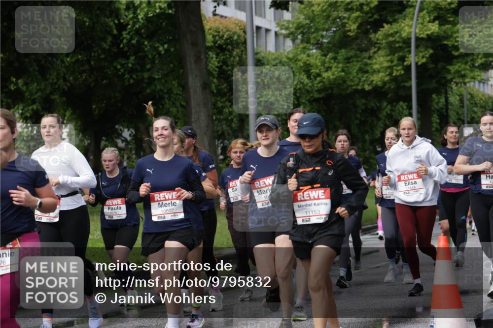 14.06.2026 - REWE Women's Run Jannik Wohlers http://msf.ph/oto/9795832 14.06.2026 09:09:54 Laufen 76, 10049, 57, 10, 10761, 10602, 7, 11153, 7, 101, 11444, 10 meine-sportfotos.de