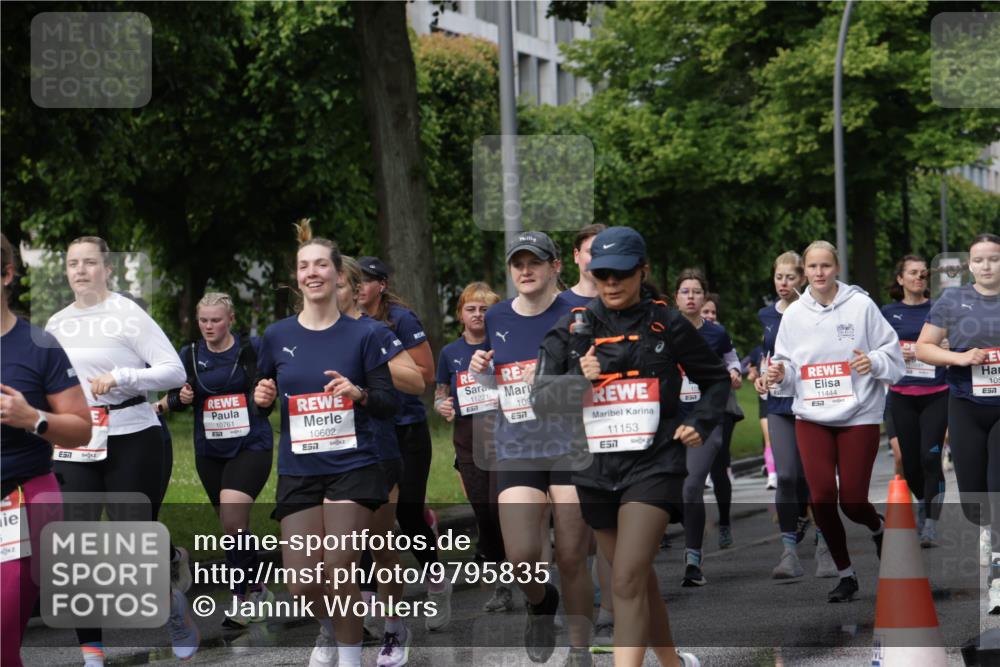 14.06.2026 - REWE Women's Run Jannik Wohlers http://msf.ph/oto/9795835 14.06.2026 09:09:54 Laufen 657, 10761, 10602, 57, 109, 11221, 57, 11153, 7, 11444, 51, 105 meine-sportfotos.de