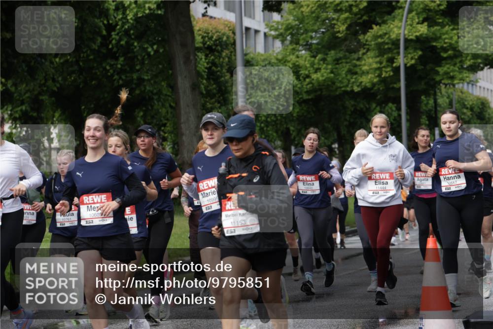 14.06.2026 - REWE Women's Run Jannik Wohlers http://msf.ph/oto/9795851 14.06.2026 09:09:55 Laufen 10602, 339, 10761, 10995, 57, 11153, 10542, 11444, 10517, 7 meine-sportfotos.de