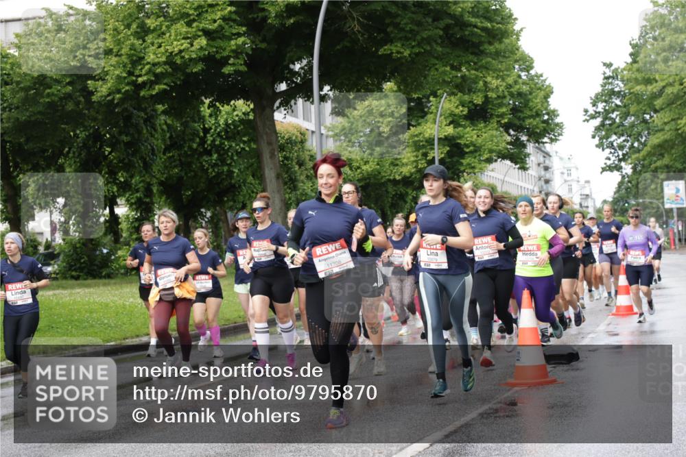 14.06.2026 - REWE Women's Run Jannik Wohlers http://msf.ph/oto/9795870 14.06.2026 09:10:02 Laufen 11208, 10879 meine-sportfotos.de