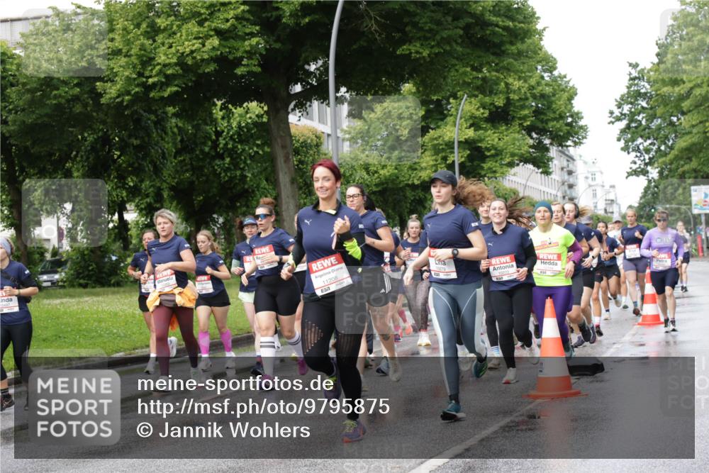 14.06.2026 - REWE Women's Run Jannik Wohlers http://msf.ph/oto/9795875 14.06.2026 09:10:02 Laufen 11250, 11208, 10879 meine-sportfotos.de