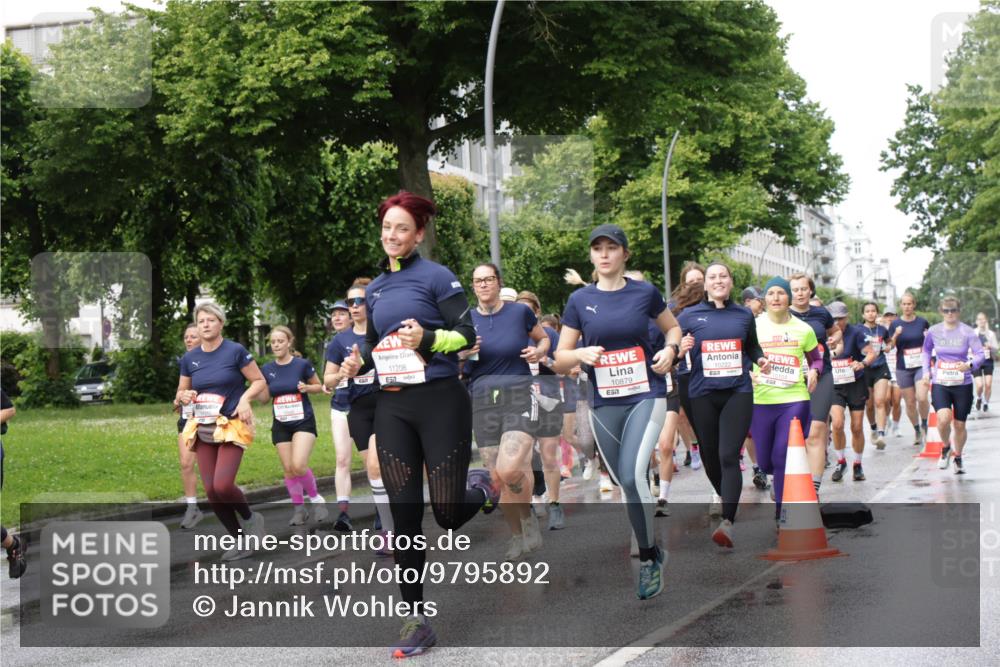 14.06.2026 - REWE Women's Run Jannik Wohlers http://msf.ph/oto/9795892 14.06.2026 09:10:03 Laufen 11208, 11250, 10879 meine-sportfotos.de