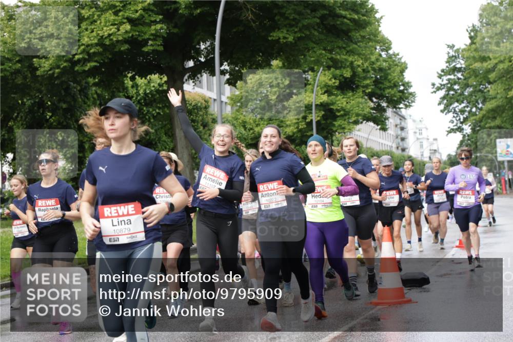 14.06.2026 - REWE Women's Run Jannik Wohlers http://msf.ph/oto/9795909 14.06.2026 09:10:04 Laufen 10879, 7, 10603, 11107, 10222, 57, 10104, 11191 meine-sportfotos.de