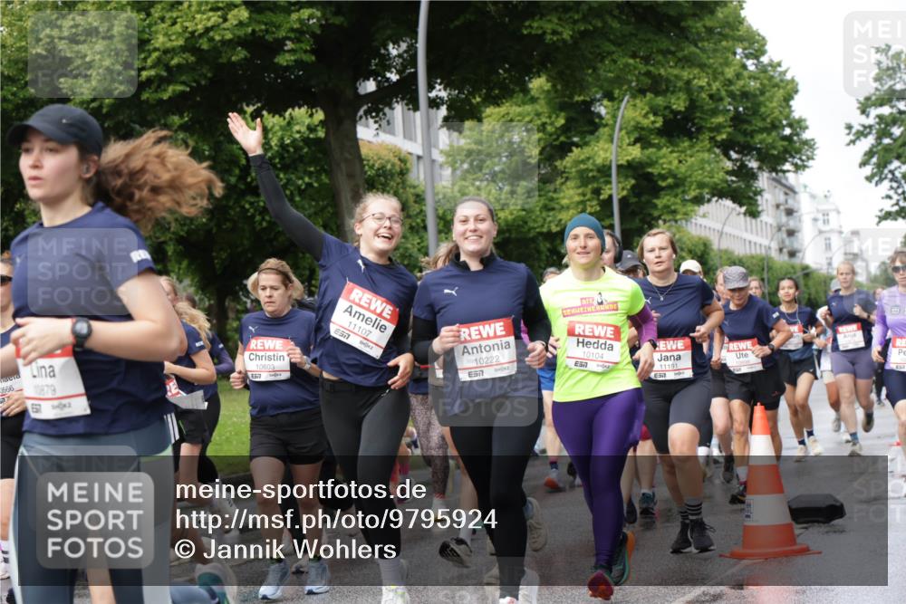 14.06.2026 - REWE Women's Run Jannik Wohlers http://msf.ph/oto/9795924 14.06.2026 09:10:04 Laufen 0566, 10879, 10603, 577, 11107, 10222, 657, 10104, 7, 11191 meine-sportfotos.de
