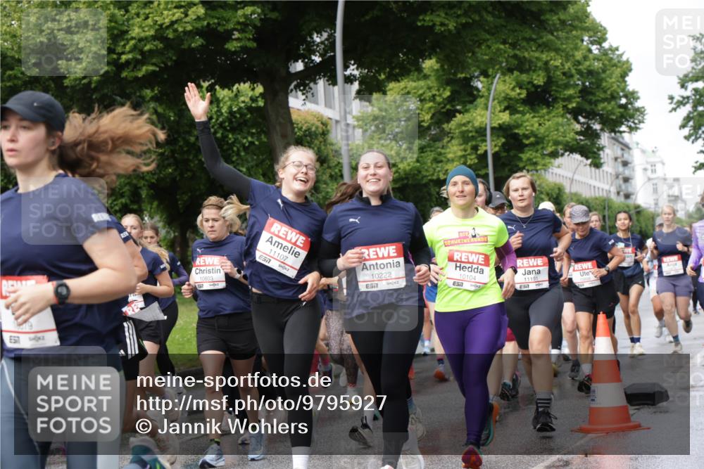 14.06.2026 - REWE Women's Run Jannik Wohlers http://msf.ph/oto/9795927 14.06.2026 09:10:04 Laufen 10603, 517, 11107, 7, 10222, 7, 10104, 7, 57, 11191 meine-sportfotos.de