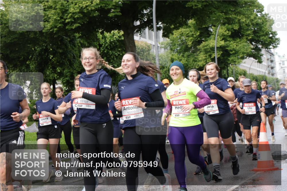 14.06.2026 - REWE Women's Run Jannik Wohlers http://msf.ph/oto/9795949 14.06.2026 09:10:04 Laufen 10082, 11107, 57, 10222, 57, 1010, 11191 meine-sportfotos.de