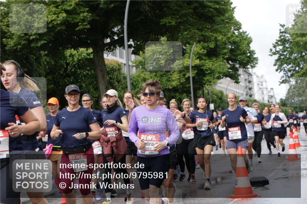 14.06.2026 - REWE Women's Run Jannik Wohlers http://msf.ph/oto/9795981 14.06.2026 09:10:06 Laufen 11288, 17, 10090, 237, 0482, 7, 10709 meine-sportfotos.de