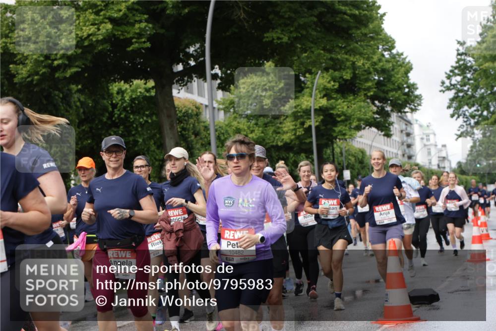 14.06.2026 - REWE Women's Run Jannik Wohlers http://msf.ph/oto/9795983 14.06.2026 09:10:06 Laufen 11288, 1009, 10482, 57 meine-sportfotos.de