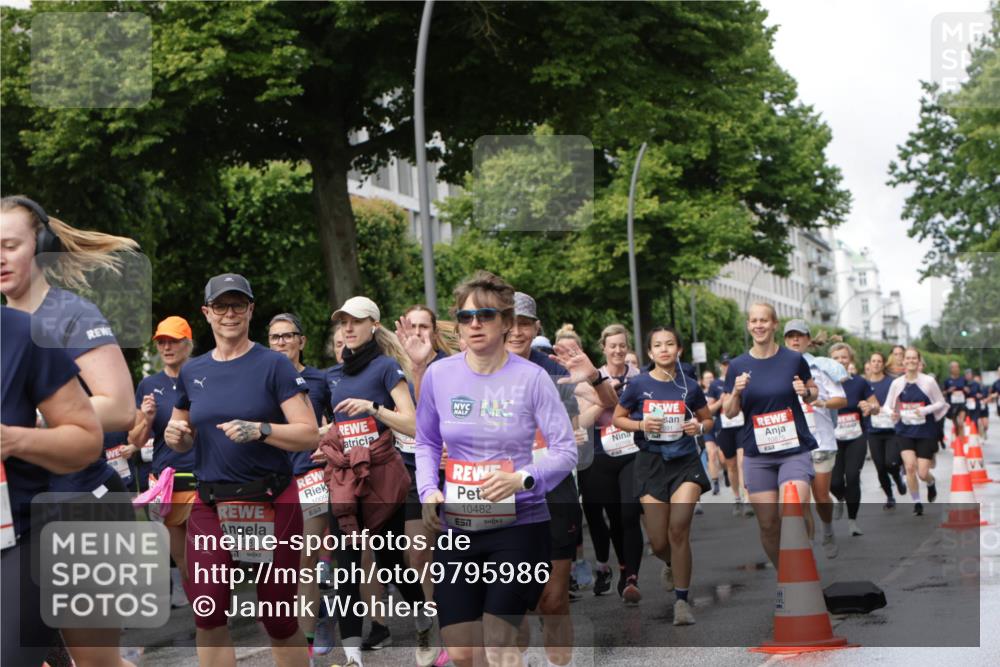 14.06.2026 - REWE Women's Run Jannik Wohlers http://msf.ph/oto/9795986 14.06.2026 09:10:06 Laufen 11288, 1009, 10482, 57 meine-sportfotos.de