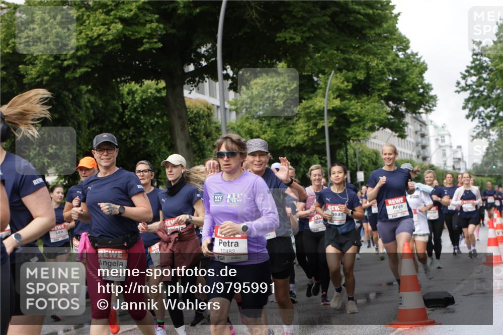 14.06.2026 - REWE Women's Run Jannik Wohlers http://msf.ph/oto/9795991 14.06.2026 09:10:06 Laufen 11288, 6, 10482, 657, 1091, 10875 meine-sportfotos.de