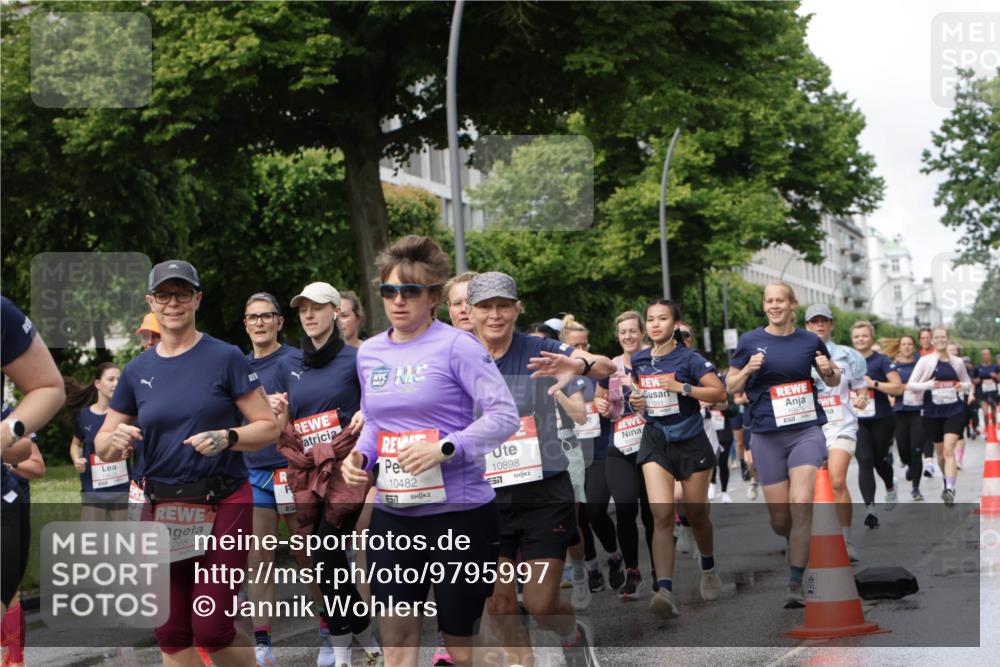 14.06.2026 - REWE Women's Run Jannik Wohlers http://msf.ph/oto/9795997 14.06.2026 09:10:07 Laufen 11288, 7, 10482, 10898, 7, 10709, 11091, 10875 meine-sportfotos.de