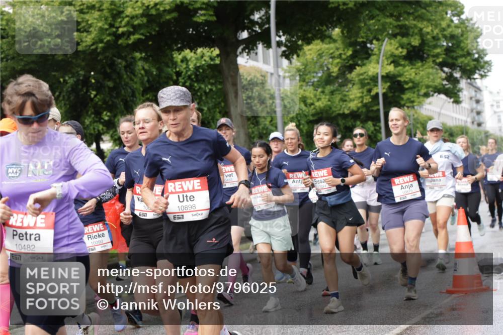 14.06.2026 - REWE Women's Run Jannik Wohlers http://msf.ph/oto/9796025 14.06.2026 09:10:07 Laufen 10482, 57, 10090, 7, 100, 10898, 7, 0433, 6517, 10310, 11091, 10875 meine-sportfotos.de