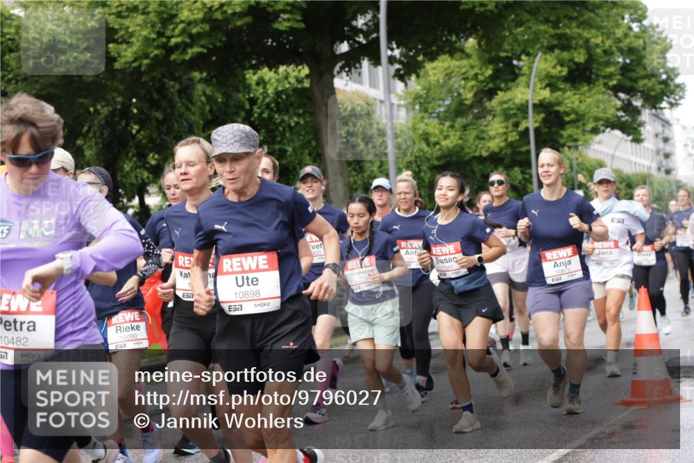 14.06.2026 - REWE Women's Run Jannik Wohlers http://msf.ph/oto/9796027 14.06.2026 09:10:07 Laufen 10898, 57, 433, 10482, 1, 10090, 11027, 5, 11091, 10875 meine-sportfotos.de