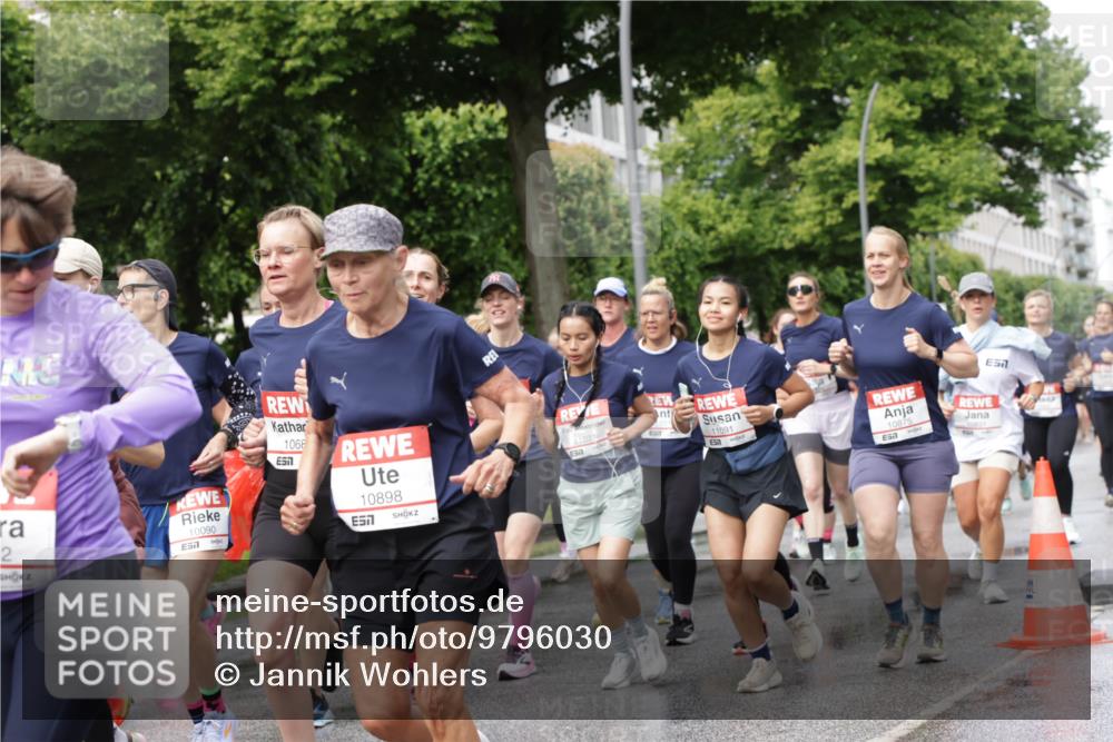 14.06.2026 - REWE Women's Run Jannik Wohlers http://msf.ph/oto/9796030 14.06.2026 09:10:07 Laufen 2, 10090, 7, 1068, 10898, 7, 11027, 11091, 10875, 57 meine-sportfotos.de