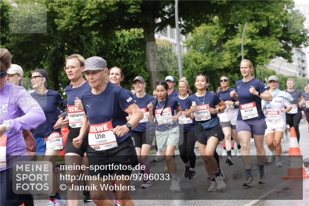 14.06.2026 - REWE Women's Run Jannik Wohlers http://msf.ph/oto/9796033 14.06.2026 09:10:08 Laufen 10090, 10680, 57, 10898, 7, 11027, 11091, 10875 meine-sportfotos.de