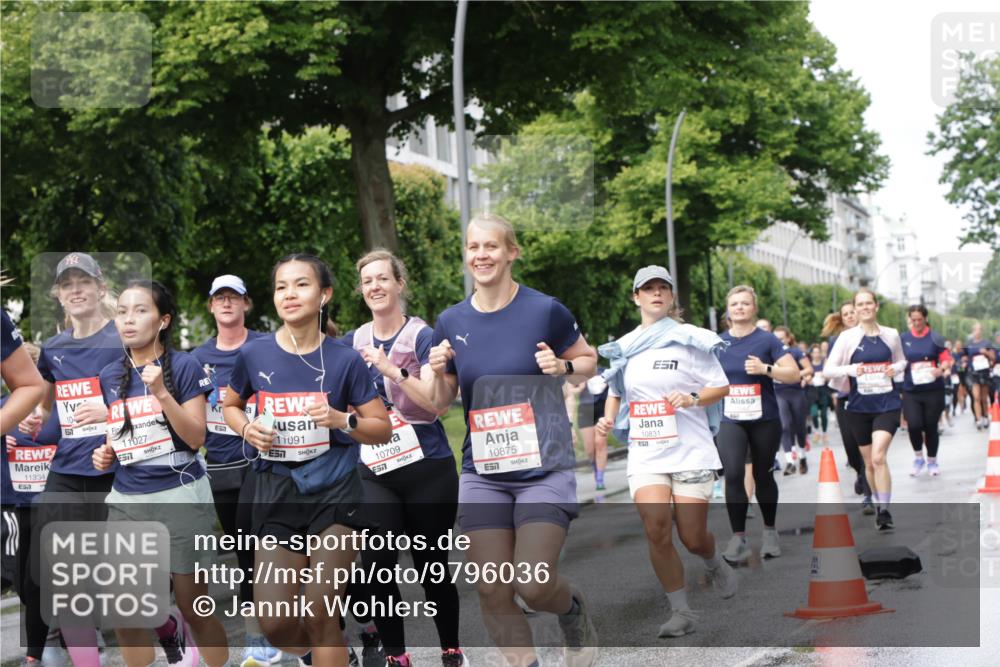 14.06.2026 - REWE Women's Run Jannik Wohlers http://msf.ph/oto/9796036 14.06.2026 09:10:09 Laufen 11334, 104, 67, 11027, 557, 11091, 10709, 57, 10875, 57, 10831 meine-sportfotos.de