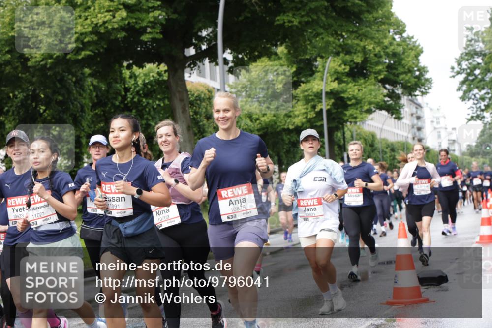 14.06.2026 - REWE Women's Run Jannik Wohlers http://msf.ph/oto/9796041 14.06.2026 09:10:09 Laufen 10433, 57, 11027, 11091, 10709, 5577, 10875, 7, 10831 meine-sportfotos.de