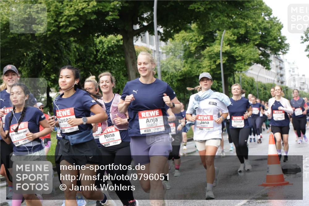 14.06.2026 - REWE Women's Run Jannik Wohlers http://msf.ph/oto/9796051 14.06.2026 09:10:09 Laufen 11027, 57, 11091, 10, 10709, 7, 10875, 57, 10831 meine-sportfotos.de