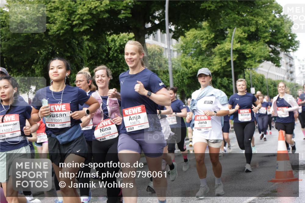 14.06.2026 - REWE Women's Run Jannik Wohlers http://msf.ph/oto/9796061 14.06.2026 09:10:09 Laufen 11027, 11091, 7, 10709, 10875, 7, 10831, 57 meine-sportfotos.de