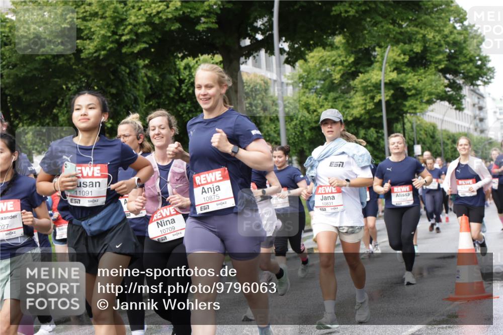 14.06.2026 - REWE Women's Run Jannik Wohlers http://msf.ph/oto/9796063 14.06.2026 09:10:09 Laufen 027, 11091, 57, 57, 10709, 7, 10875, 57, 10831, 57 meine-sportfotos.de