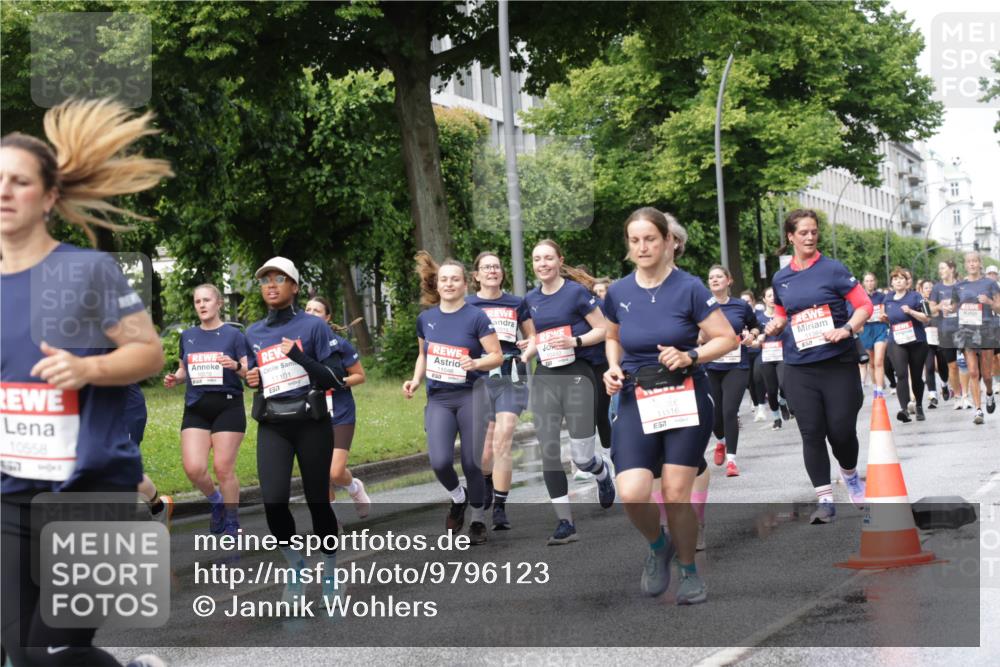 14.06.2026 - REWE Women's Run Jannik Wohlers http://msf.ph/oto/9796123 14.06.2026 09:10:14 Laufen 10558, 11101, 0915, 7, 11516 meine-sportfotos.de