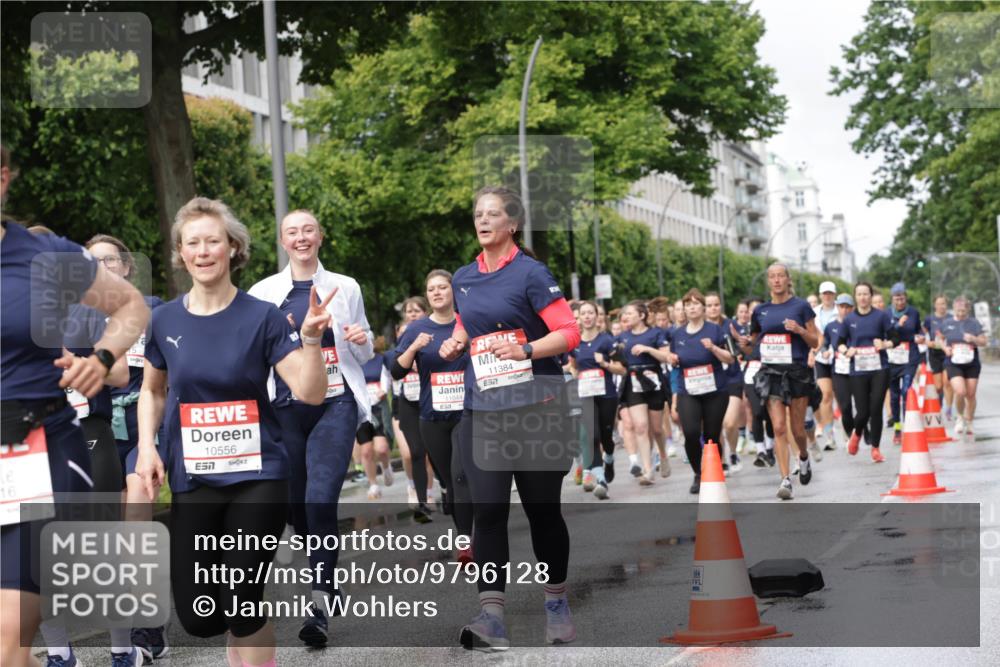 14.06.2026 - REWE Women's Run Jannik Wohlers http://msf.ph/oto/9796128 14.06.2026 09:10:15 Laufen 1, 16, 10556, 57, 11384, 11044 meine-sportfotos.de