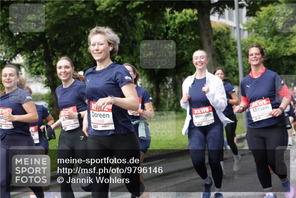 14.06.2026 - REWE Women's Run Jannik Wohlers http://msf.ph/oto/9796146 14.06.2026 09:10:16 Laufen 1046, 10492, 57, 7, 10556, 10805, 57, 11384, 7 meine-sportfotos.de