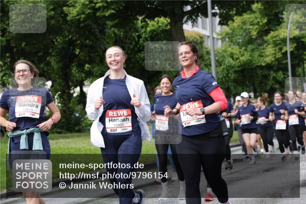 14.06.2026 - REWE Women's Run Jannik Wohlers http://msf.ph/oto/9796154 14.06.2026 09:10:17 Laufen 10915, 57, 10805, 57, 11045, 11384, 7 meine-sportfotos.de