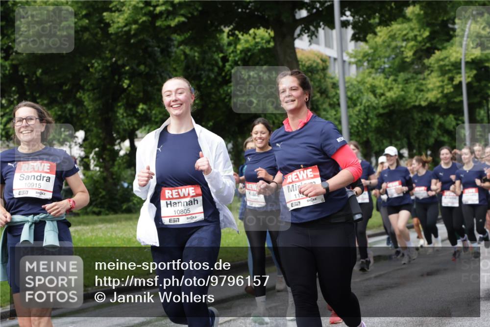 14.06.2026 - REWE Women's Run Jannik Wohlers http://msf.ph/oto/9796157 14.06.2026 09:10:17 Laufen 10915, 7, 10805, 7, 11045, 113, 7 meine-sportfotos.de