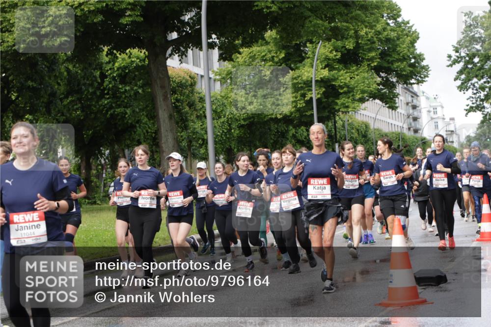 14.06.2026 - REWE Women's Run Jannik Wohlers http://msf.ph/oto/9796164 14.06.2026 09:10:18 Laufen 11044, 7, 10512, 11452, 10561 meine-sportfotos.de