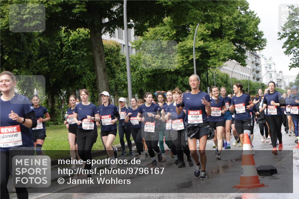 14.06.2026 - REWE Women's Run Jannik Wohlers http://msf.ph/oto/9796167 14.06.2026 09:10:18 Laufen 11044, 103, 651, 10561, 10410 meine-sportfotos.de