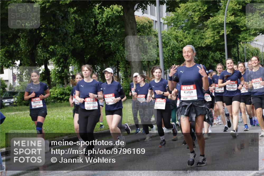 14.06.2026 - REWE Women's Run Jannik Wohlers http://msf.ph/oto/9796169 14.06.2026 09:10:19 Laufen 10583, 10078, 11452, 10561, 651, 276, 11182 meine-sportfotos.de