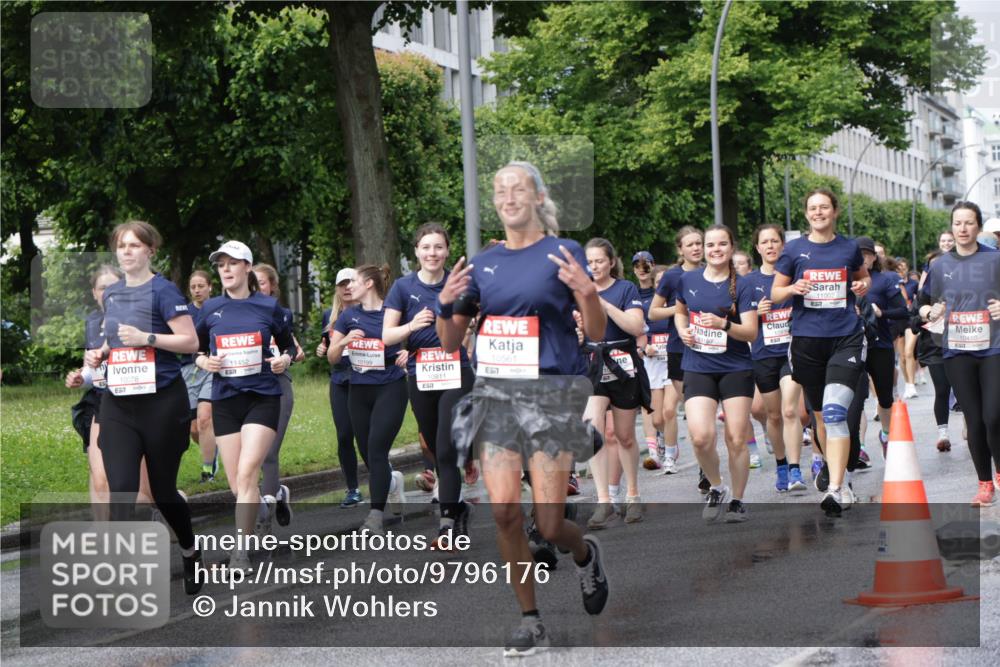 14.06.2026 - REWE Women's Run Jannik Wohlers http://msf.ph/oto/9796176 14.06.2026 09:10:19 Laufen 10078, 11452, 10199, 10811, 10561, 6517, 657, 11002, 10410 meine-sportfotos.de