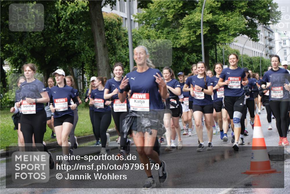 14.06.2026 - REWE Women's Run Jannik Wohlers http://msf.ph/oto/9796179 14.06.2026 09:10:19 Laufen 10078, 11452, 7, 10199, 10811, 57, 10561, 7, 11002, 10410 meine-sportfotos.de