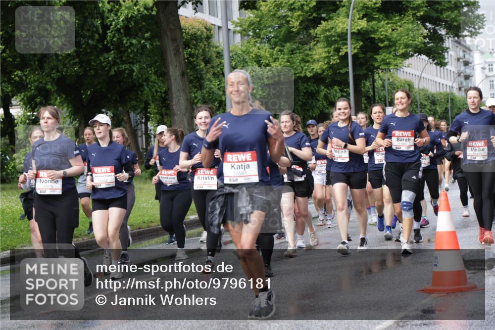14.06.2026 - REWE Women's Run Jannik Wohlers http://msf.ph/oto/9796181 14.06.2026 09:10:19 Laufen 10078, 11452, 10199, 10811, 10561, 7, 187, 7, 10410 meine-sportfotos.de