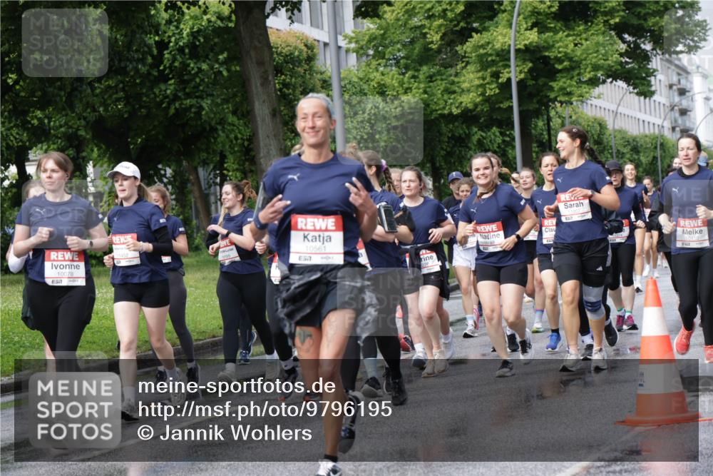 14.06.2026 - REWE Women's Run Jannik Wohlers http://msf.ph/oto/9796195 14.06.2026 09:10:19 Laufen 10078, 11452, 11002, 87, 10561, 7, 2, 276, 10410 meine-sportfotos.de