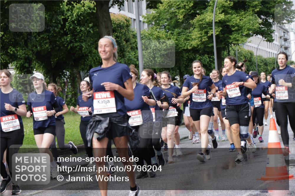 14.06.2026 - REWE Women's Run Jannik Wohlers http://msf.ph/oto/9796204 14.06.2026 09:10:20 Laufen 10078, 11452, 657, 10199, 10561, 10582, 7, 0276, 11187, 157, 10410 meine-sportfotos.de