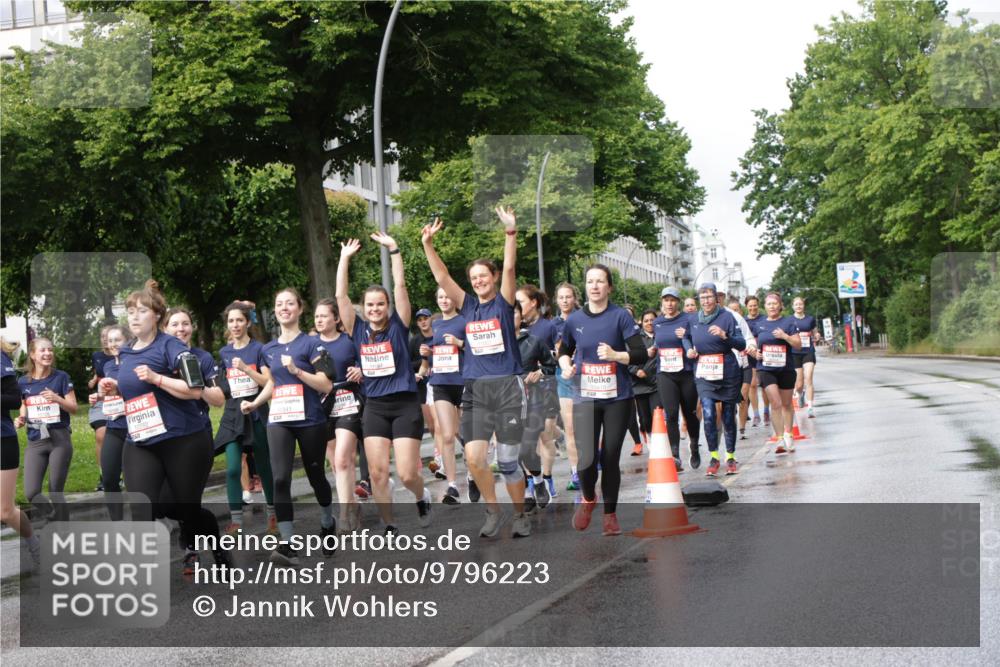 14.06.2026 - REWE Women's Run Jannik Wohlers http://msf.ph/oto/9796223 14.06.2026 09:10:21 Laufen 10448, 027, 10199, 1 meine-sportfotos.de